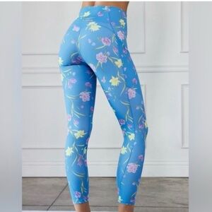 Fabletics PureLuxe Oasis Blue High Waisted 7/8 Leggings Daffodil Dream-Small